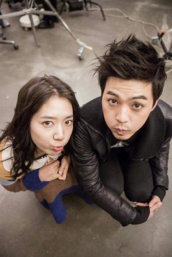 Jemoo94's tweet image. #offlin to sleep 5la9t yahooooo XD