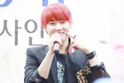 OU_Hyuna's tweet photo. 우리성규님 귀요미 >ㅅ< @Sungkyu_OU http://t.co/25d4Vzfh