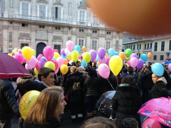 tullomario's tweet photo. In tanti alla marcia della pace organizzata dalla comunità di Sant'Egidio http://t.co/C04BNIIH
