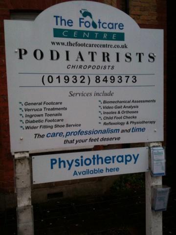 kmphysio's tweet image. My new physiotherapy sign addition in #weybridge looks lovely! Here's to a fab 2013