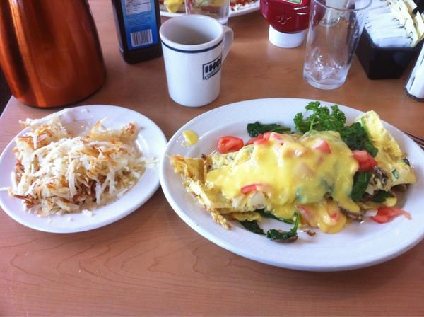 jeffdaltroy's tweet photo. #likeomgthisistebesteffingbreakfastiveeverhadbecausetotallylikeifitwasntiwouldbesopissed>:-) http://t.co/mZtQXjOy