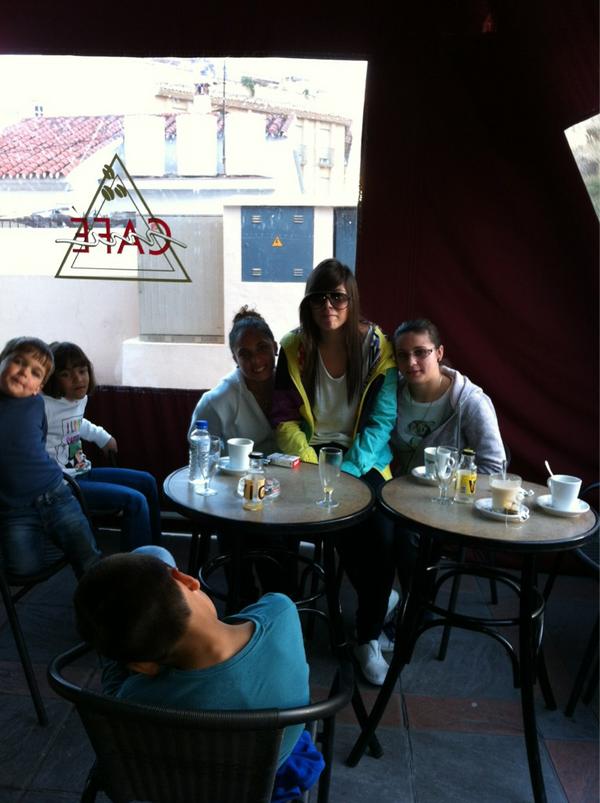 cintita10's tweet photo. @9_Mariia @Marta18793 http://t.co/gCqsfIo1