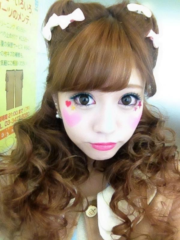 大澤玲美 On Twitter これから初売り Min Plume来てね メイクもヘアーも盛り盛り Http T Co 2bvjckqh