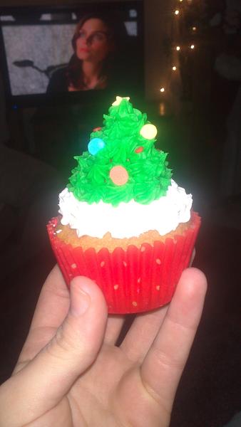 JMcCavx's tweet photo. Amazing bun! http://t.co/1J2f4bgP