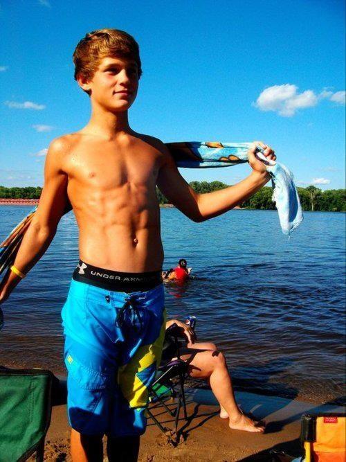TumblrBoys00's tweet photo. sorry that I haven't been on for so long guys, a few things have happened lately that I can't discuss.But here you go. http://t.co/sj5Orw64