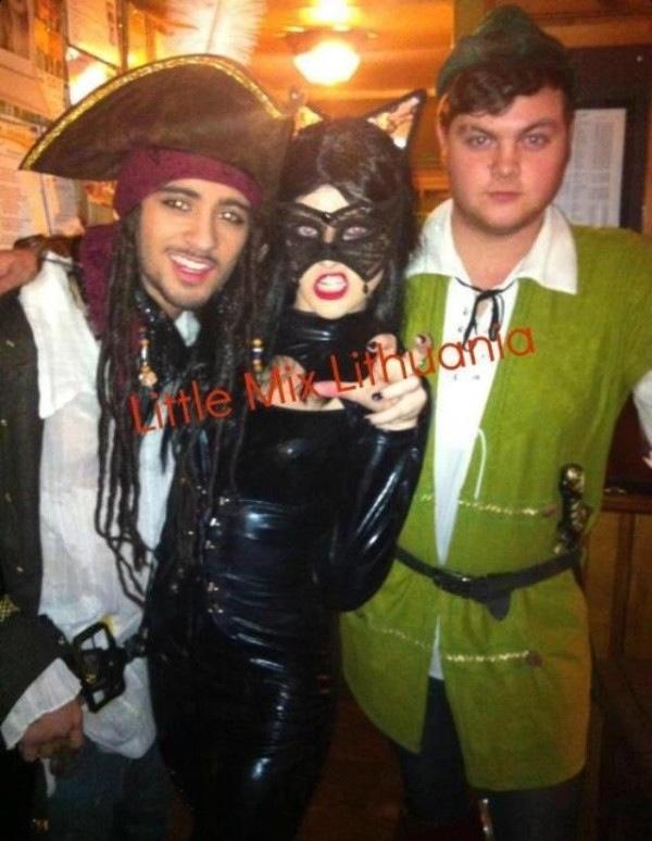 Little_MixFR's tweet photo. Zayn, Perrie et Jonnie:) http://t.co/q4ono8WA