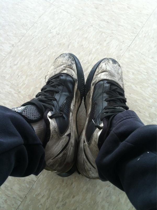 nwo5_'s tweet image. #WorkKicks #LeBrons I cut the straps off