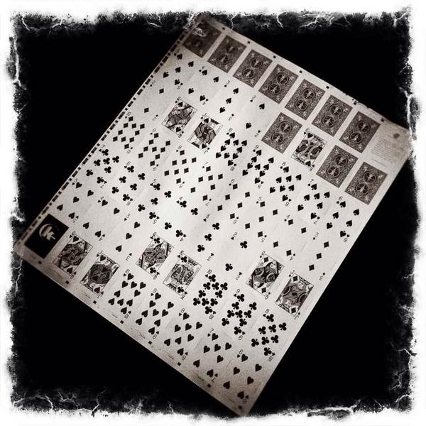 danidaortiz's tweet image. Ya viene el juego dedicado a Hofzinser y producido por @LdMatos y @Grupokaps que alegría!