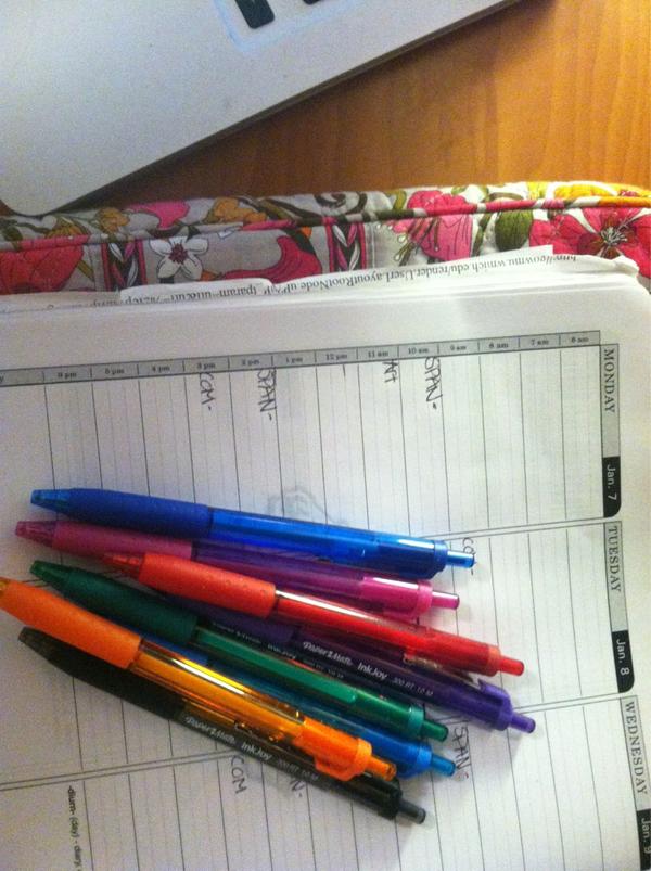 bribabytullis's tweet image. New colored pens are ALWAYS fun! #doodle #organizednotes #pretty