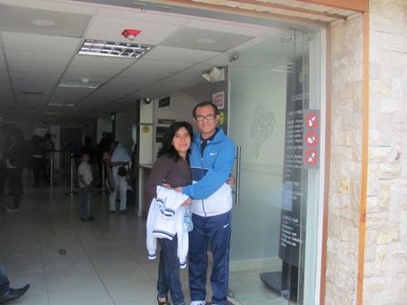 LojaRegistro's tweet photo. Hugo Benítez López y su esposa felicitaron actividad del Registro Civil de Loja. http://t.co/mGup9gZ1