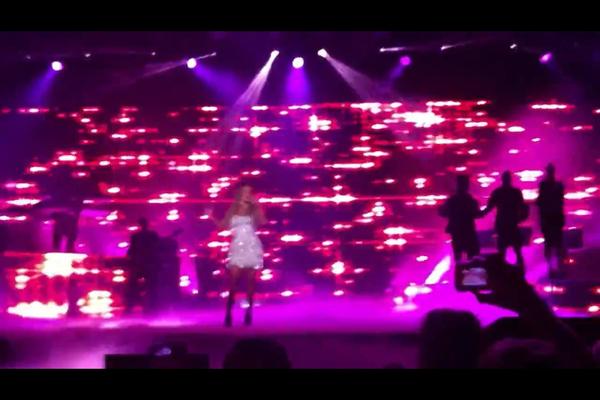 candid's fan Footage Mariah à Melbourne/sydney et gold coast A_pfD0VCYAEHwqD