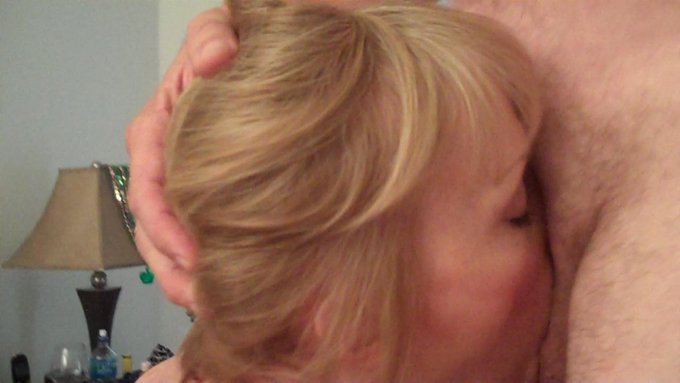 Last for tonight, from my new video, how's this for deep-throat?  LOL  :) http://t.co/1LjLpr18