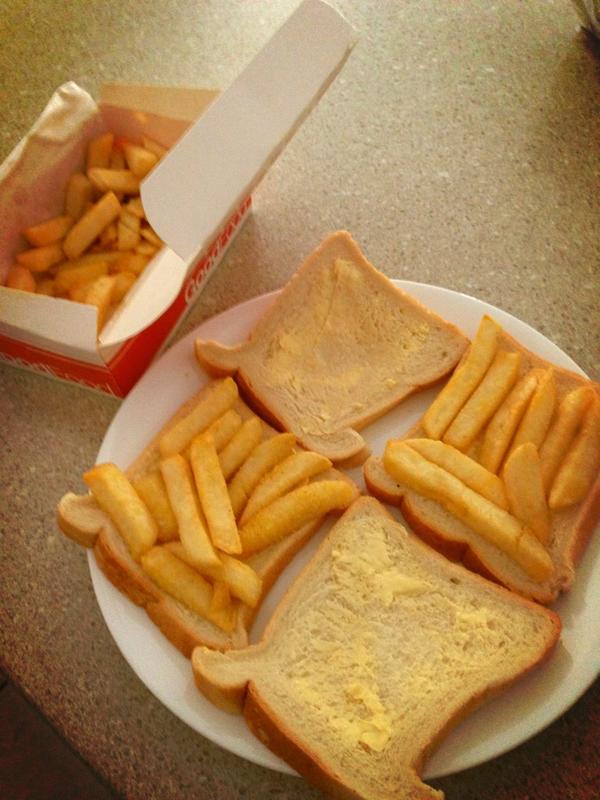 DilmahQLD's tweet image. Chip Sambos with a side of Chips! #NewYearsResolutionFail
