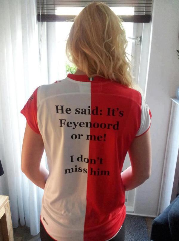 Tether ritme Ruimteschip تويتر \ ILIKEFEYENOORD على تويتر: "Het said: 'it's me or Feyenoord'…LOL -  Meer pics via http://t.co/QG83HFzF http://t.co/xUFbD1tS"