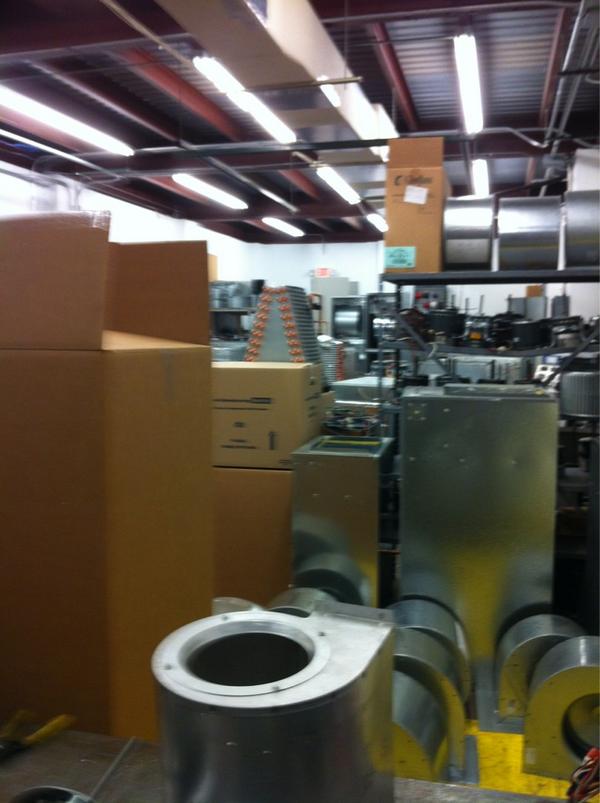Ssmall93's tweet photo. Making that money.
#engineeringlab #inventory http://t.co/8Pf1uDSy