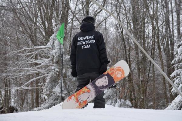 AutoSnowCo's tweet image. Matt Leonard holding it down in WV. #Snowboarding Saves Lives!