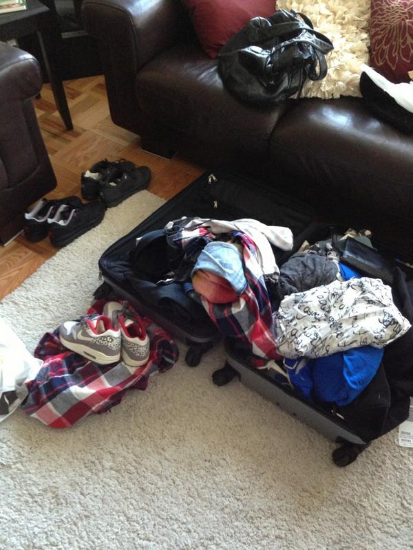 talia_jenkins's tweet image. Where the FUCK do I start? #helpmom #packingproblems