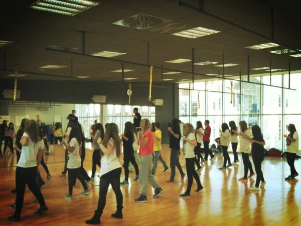 BASMOVE's tweet image. Empezamos la coreo...nos espera una clase con mucho sentimiento (L) #GDBM