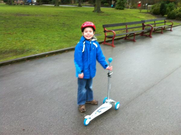 jonathanalsop's tweet photo. Scootering in the park http://t.co/hwjbxxkq