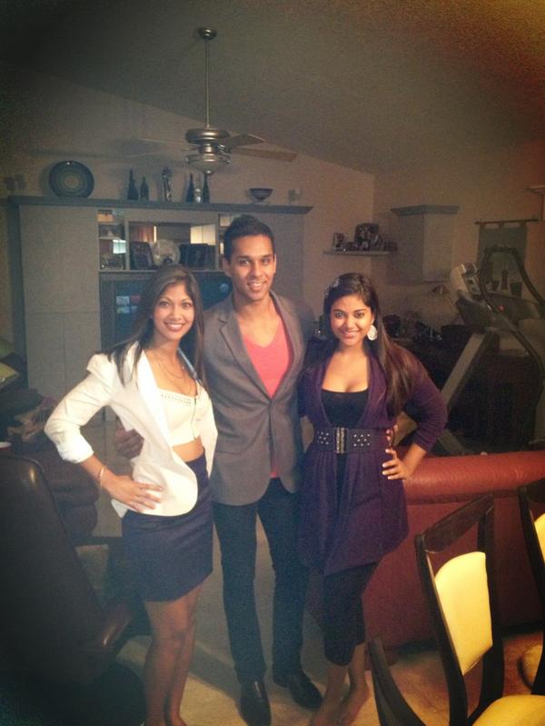 Rhealdeal88's tweet photo. Love my sibs @RevaSonita @rybutchey #familycomesfirst #middlechild http://t.co/NerlLUB0