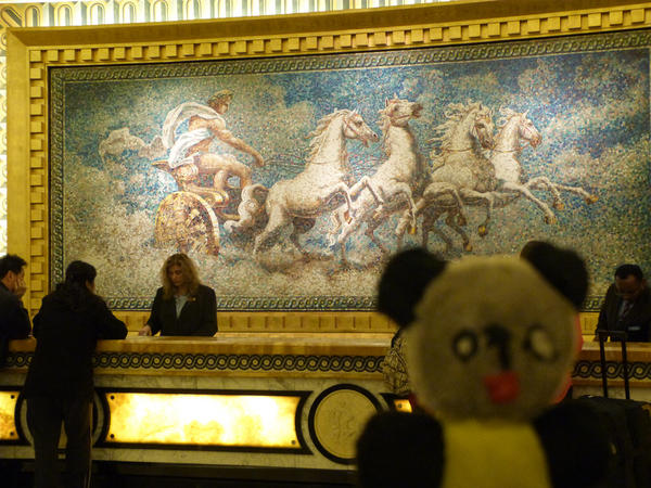 Wheres_Pip's tweet photo. Strolling round Caesar's Palace in Sin City, scouting out the lucky ladies that got to spend the evening with me! http://t.co/NxYyPcuW