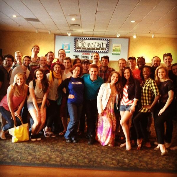 FiddlerOnTour's tweet image. The cast of @CatchMeMusical stopped by. Break legs on the rest of your tour. Mazel Tov on your opening in Fort Myers!