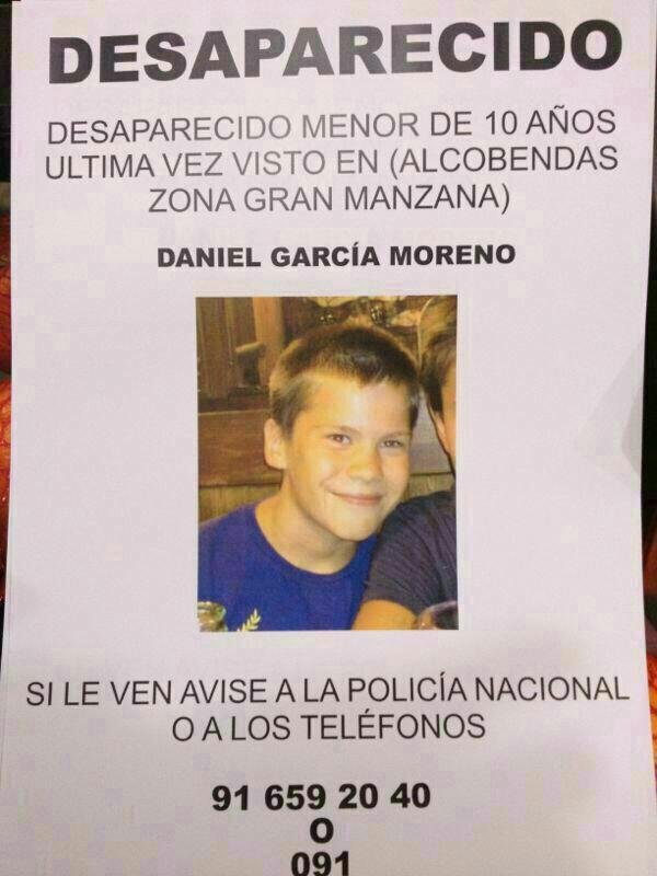 espaa_gente's tweet photo. Niño desaparecido. RT PORFAVOR http://t.co/r1lEWSkQ