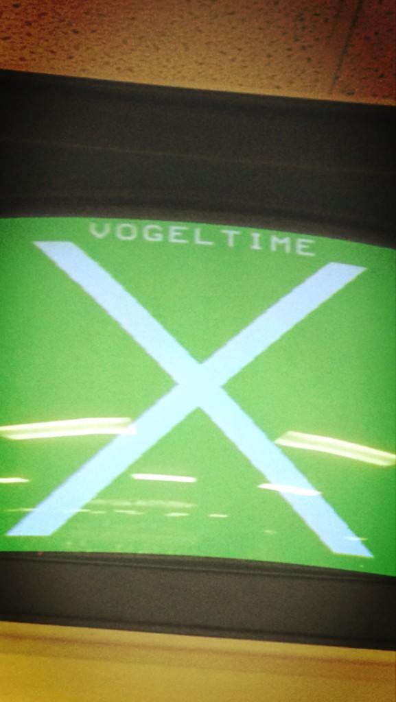 Jvogelkissyface's tweet photo. Snappin necks and cashin checks #VogelTime http://t.co/2NDd9ZwK