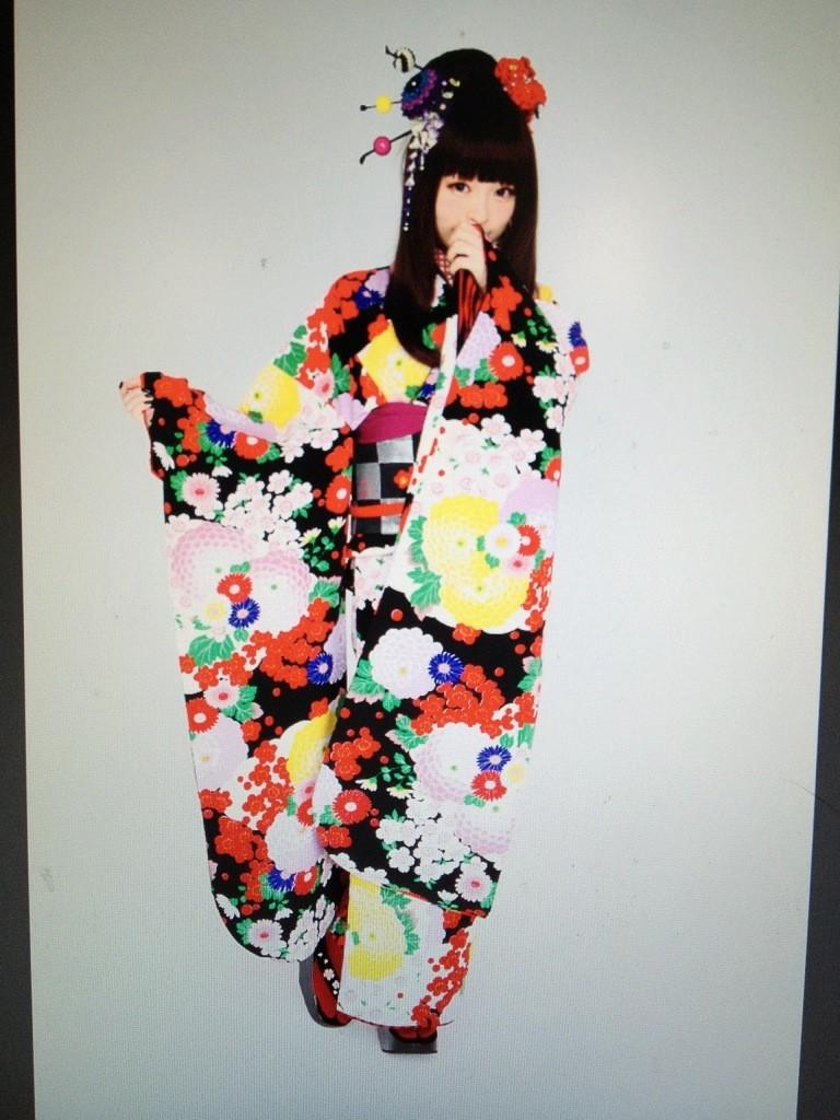 きゃりーぱみゅぱみゅ V Twitter 原宿カワイイ大使なので1 14の成人式は渋谷の成人式 にゲスト出演してライブをします 新曲の ふりそでーしょん を歌って新成人をお祝いします あたしあたしはたちの ふりそでー きゃりーぱみゅぱみゅ V Twitter 原宿カワイイ大使なので1 14の成人式は渋谷の成人式 にゲスト出演してライブをします 新曲の ふりそでーしょん を歌って新成人をお祝いします あたしあたしはたちの ふりそでー