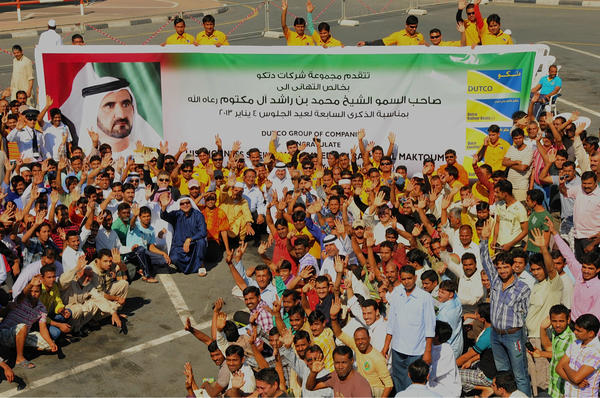 DutcoGroup's tweet photo. مشاركة منا فى مبادرة "شكرا لكم" أقامت شركتنا مأدبة غذاء لعشرة آلاف من عمالنا بقطاع الإنشاء فى الأول من يناير 2013. http://t.co/WPTHlHT3