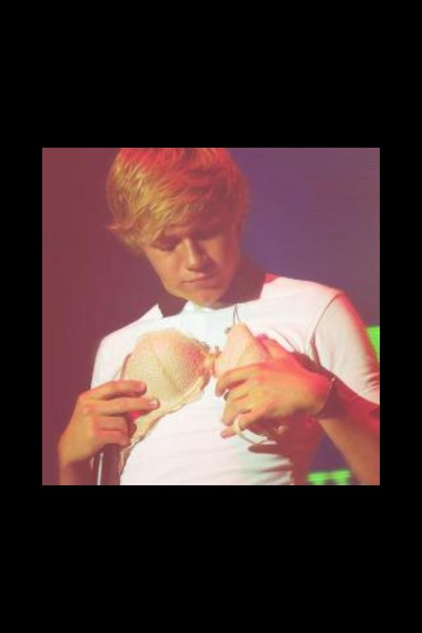 DirectionDear's tweet image. Haha babe &amp;lt;3 @NiallOfficial