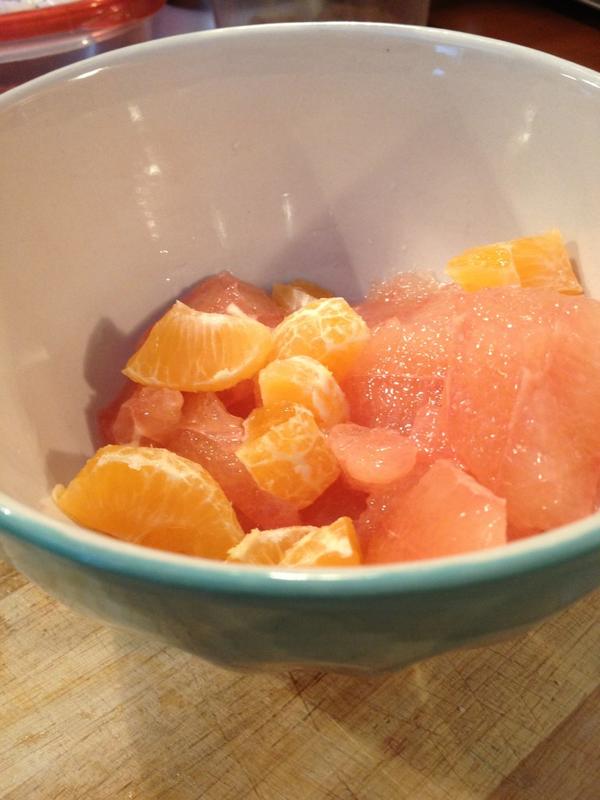 llunasteph's tweet photo. Plaisir non-coupable de grossesse: mes papilles raffolent follement des agrumes frais! #Miam! http://t.co/KOf7tx5l