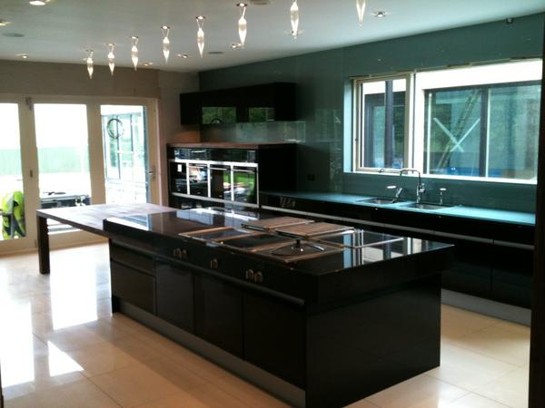 Bespokesolidsurfaces tweet media