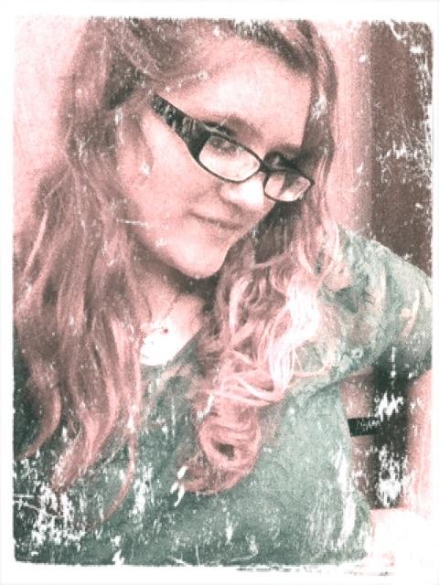 lissyloo1816's tweet image. He added design to my photos #PhotoOne ☺💜