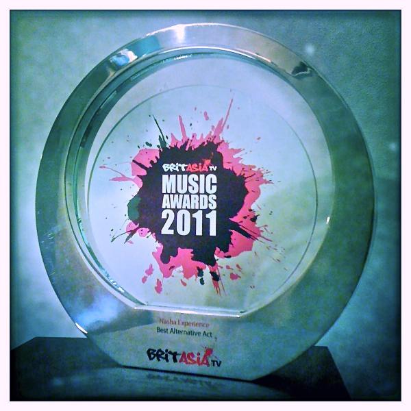 OsmaniSoundz's tweet photo. on behalf of the  #cru. @britasiatv @nashaxp @NashaRecords Thanks.
#BritAsiaMusicAwards2011 http://t.co/nLuDihAp