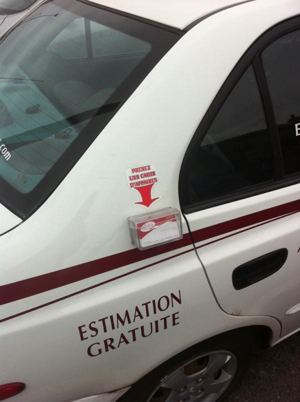 Idée marketing du jour: un porte carte sur ton auto