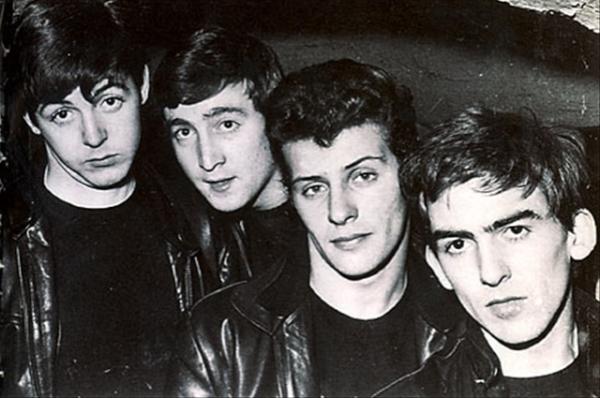 TheRealPeteBest's tweet photo. ha! just found this old photo of me and the boys. i look so unhappy. my choice to leave definitely was a good one http://t.co/0L0lxj3u