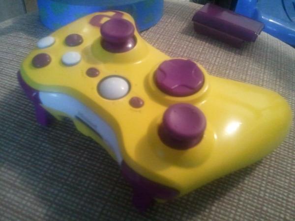 toolboxgamez's tweet photo. #Lakers colored #xbox360 controller! @toolboxgamez can customize your controller any way you want! http://t.co/H1oMqvSZ