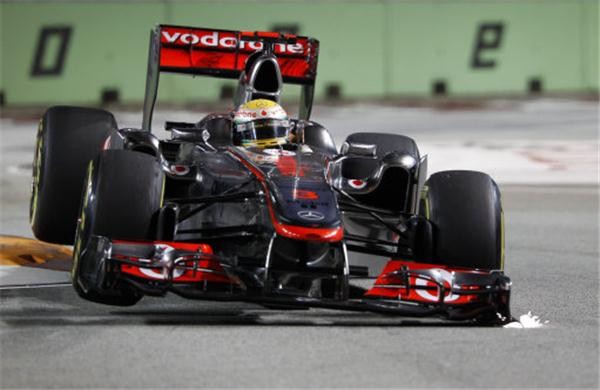 McLaren driver Lewis Hamilton sets fastest time in FP1 of 2011 Singapore Grand Prix- goo.gl/g65nn