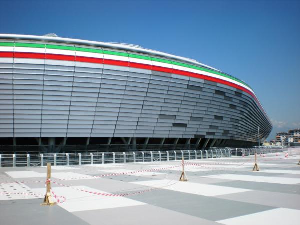 GAUARENA's tweet photo. Nuovo Juventus Stadium http://t.co/tsNGq8AS