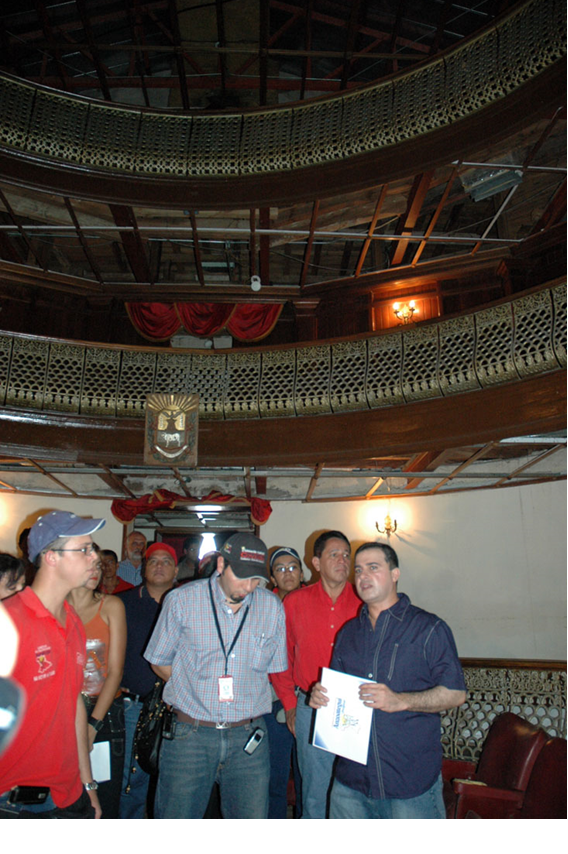covinea's tweet photo. ASI TRABAJA #TAREK MODERNIZACION DEL TEATRO CAJIGAL DE BARCELONA. COMPROMETIDO CON LA CULTURA DEL EDO. VENCEREMOS ! http://t.co/UaSRdj1I