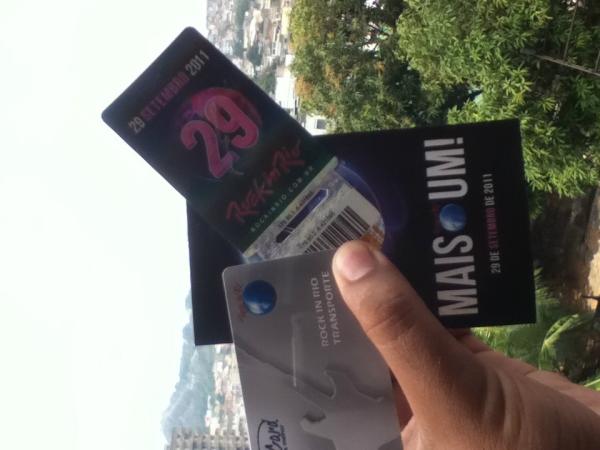 Medeirosrph's tweet photo. Vendo ingresso para o Rock in Rio - Dia 29 de setembro com Rio Card Primeira Classe. Ou Troco por ingresso do dia 02. http://t.co/AnAhocXP