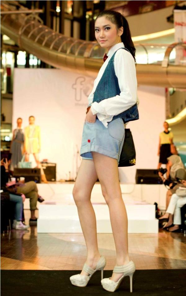 MajorMGT's tweet image. CLA for Gaudi , shoes by Charles&amp;Keith ,FX 28 Sept 2011 #majormodels