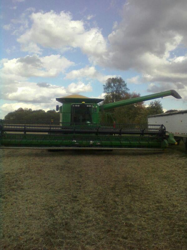 Long days and long nights - it's finally #harvest time in Indiana! <a href="/JohnDeere/">John Deere USA</a>