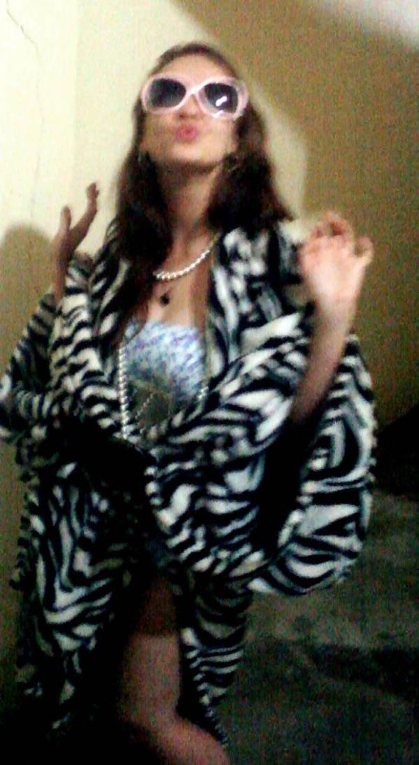 WignaRodrigues's tweet photo. @cienemendes  estaava um arrazoo onteeem ! http://t.co/Ox5wbudv