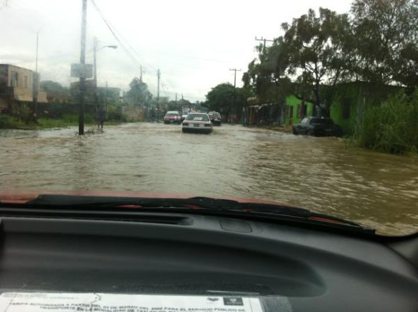 eversith's tweet image. Nos estamos inundando en nanchital