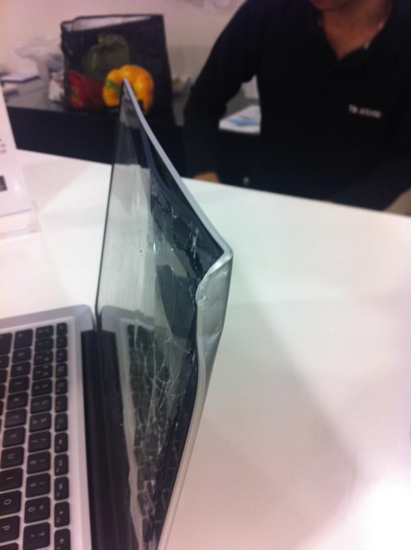 mendesp's tweet image. #deadmac  RT @pedroaniceto: Oh se dói!