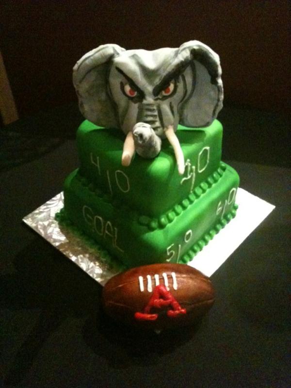 enchantedtravlr's tweet image. Fabulous grooms cake by @sicakes she us the best!