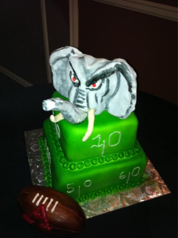 sicakes's tweet image. The grooms cake.....