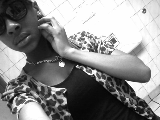 Watch Niya's leaked NSFW photo on TwXstars